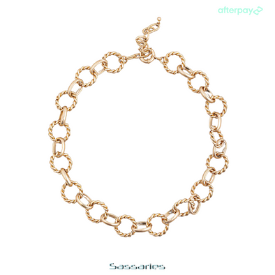 Circle Clavicle Necklace